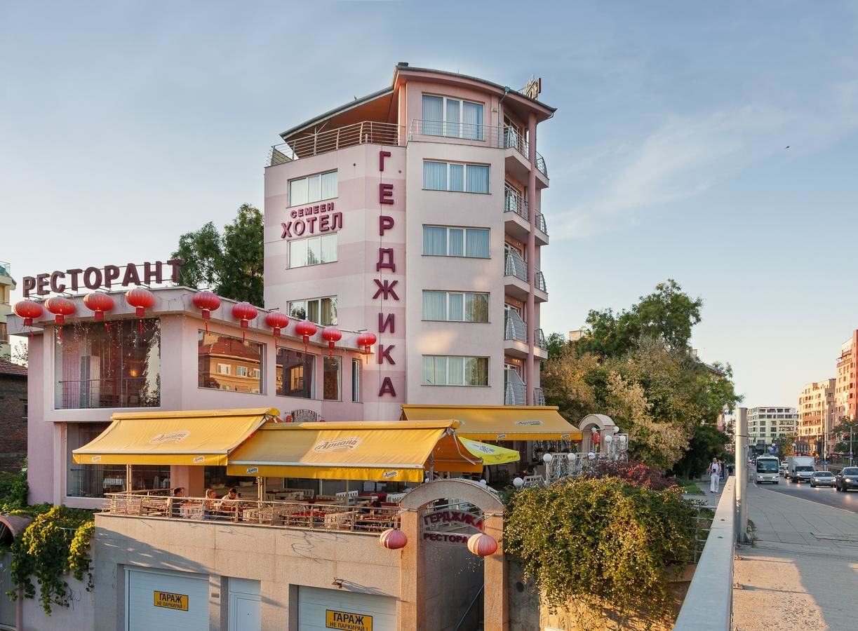 Отель Family Hotel Gerdjika Пловдив-4