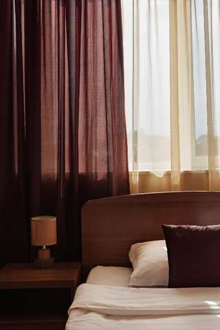 Отель Family Hotel Gerdjika Пловдив Двухместный номер с 2 отдельными кроватями и балконом-12