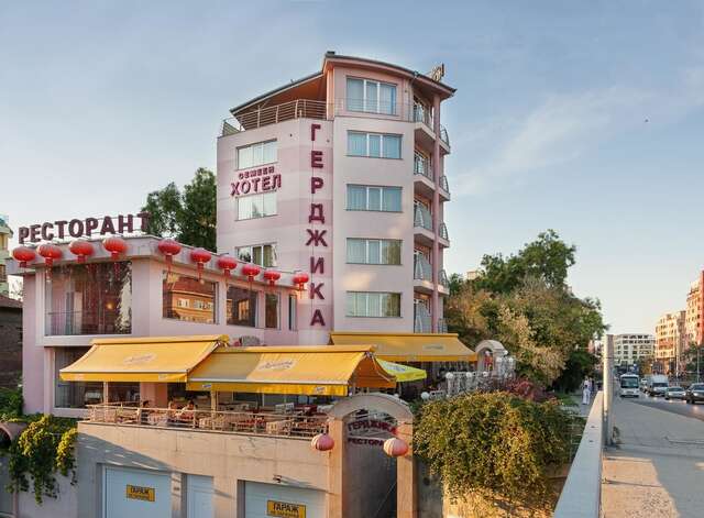 Отель Family Hotel Gerdjika Пловдив-3
