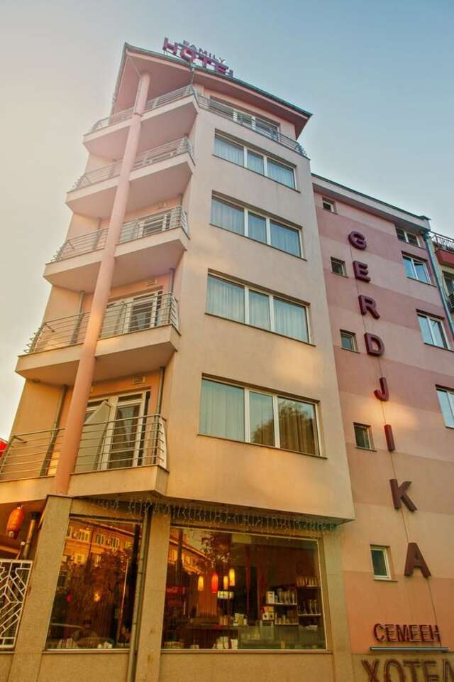 Отель Family Hotel Gerdjika Пловдив-20