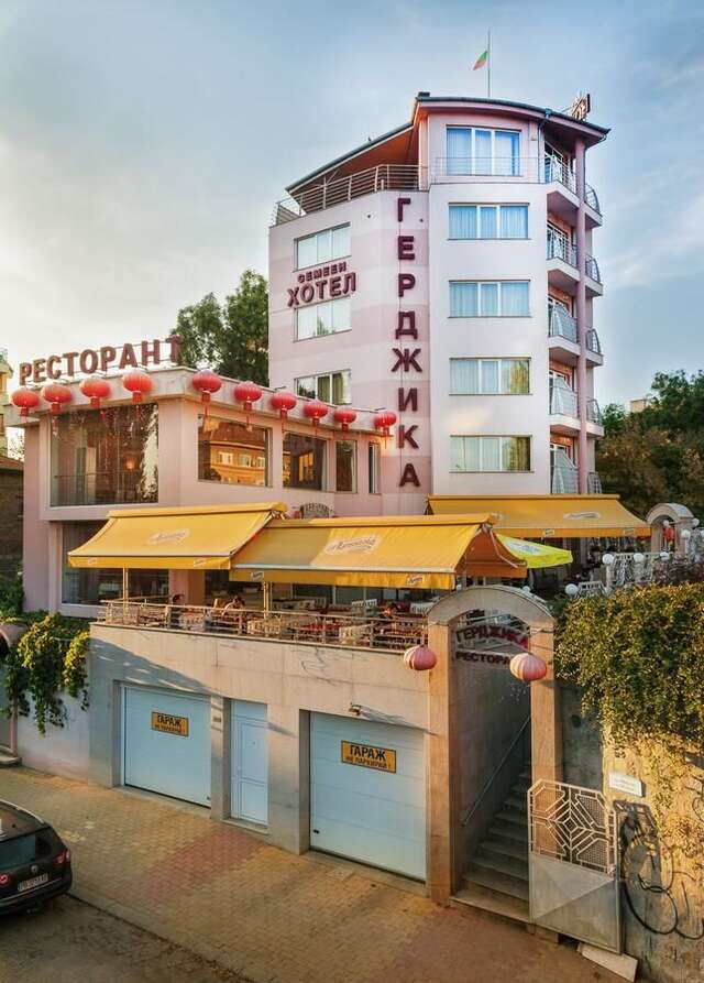 Отель Family Hotel Gerdjika Пловдив-21